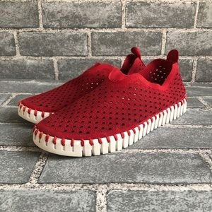 DEEP RED TULIPS by ILSE JACOBSEN 139, practical and comfortable shoes from Raggdoll Boutique, perfect for summer outfits Texas.